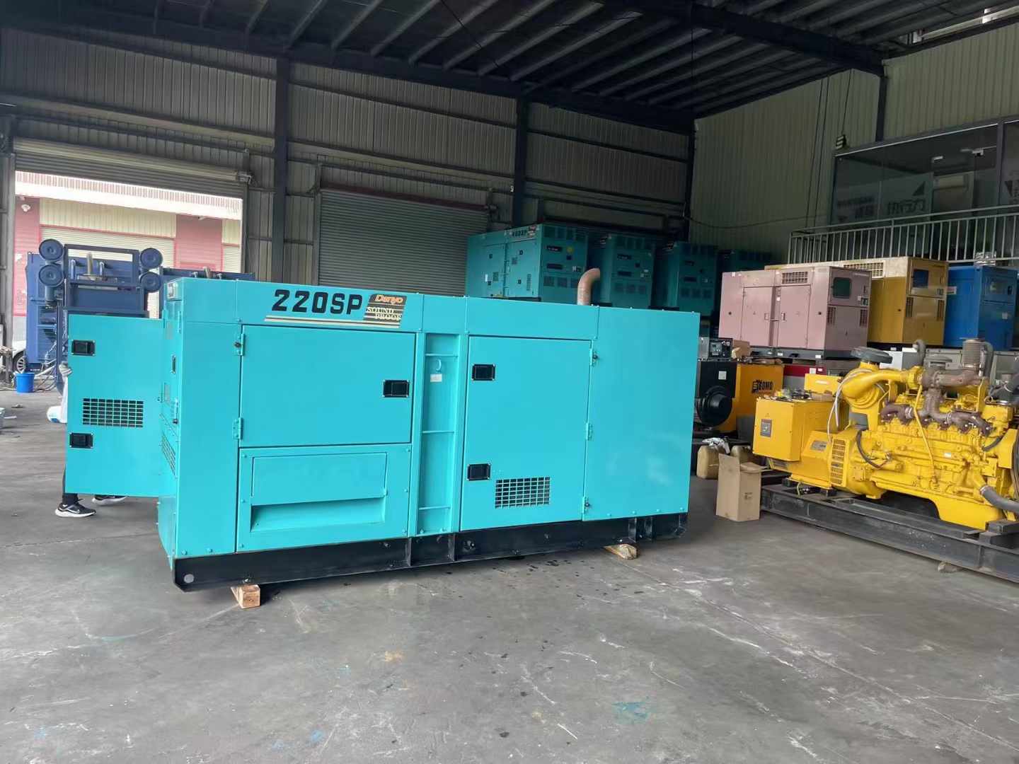 朗县800kW 柴油发电机的输出电流波动范围是多少？