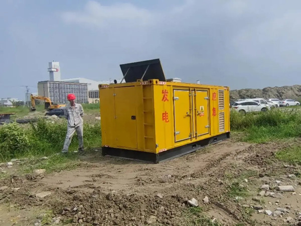 朗县冬季低温环境下，发电机组启动电瓶的容量需求是否会增加？